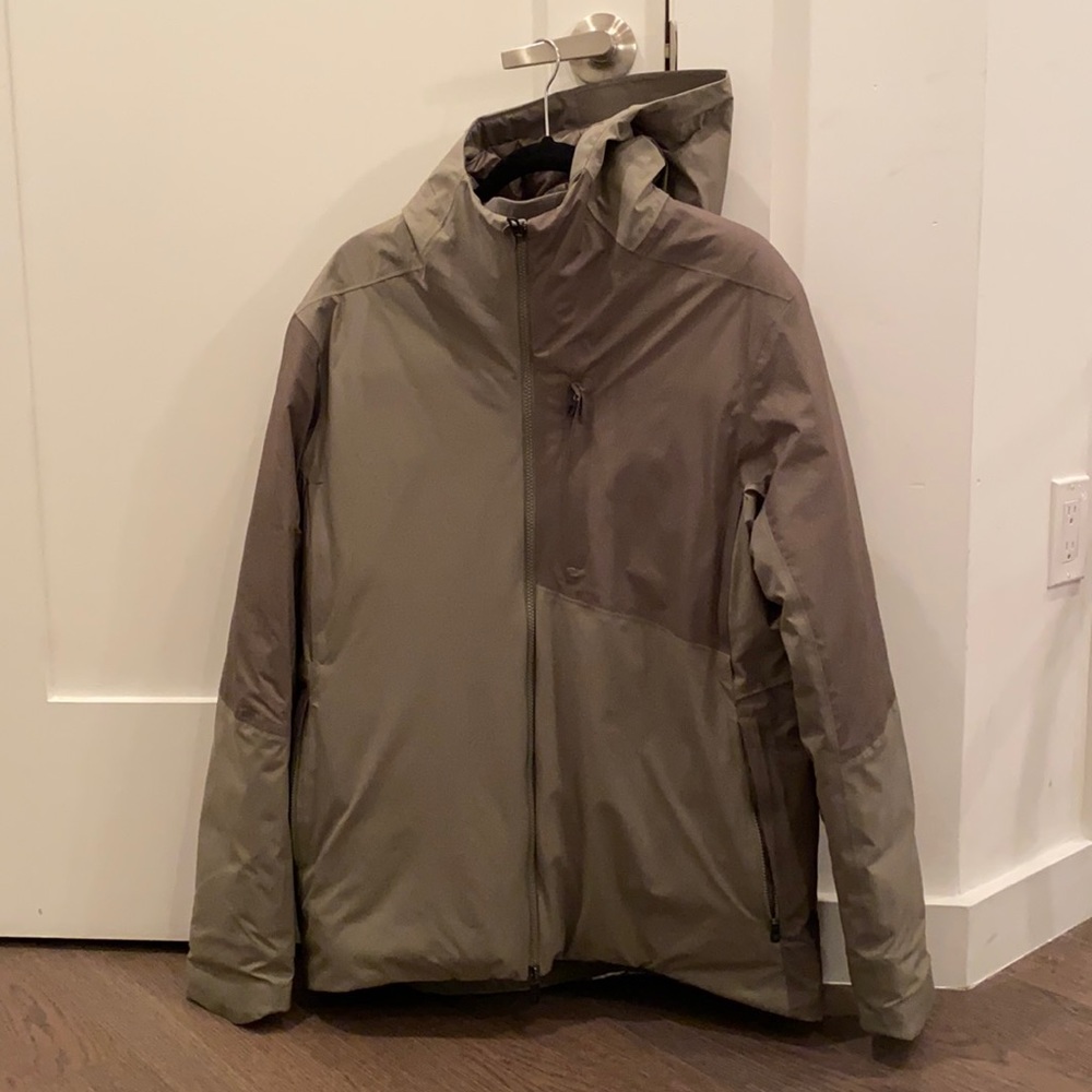 Lululemon Men’s Pinnacle Warmth Jacket (Size L)